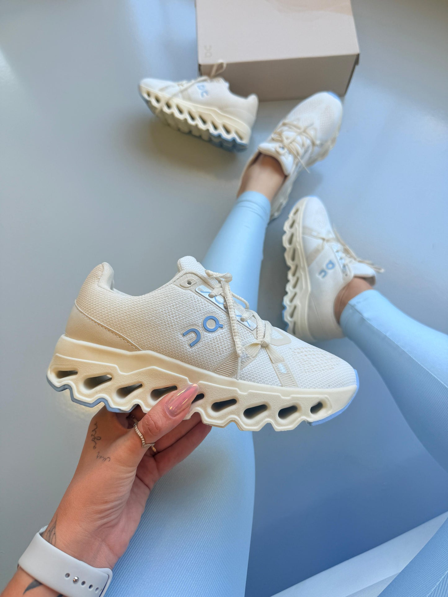 On Cloud  Cloudsurfer - PREMIUM