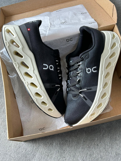 On Cloudtilt - BLACK