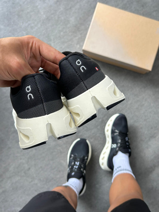 On Cloudtilt - BLACK