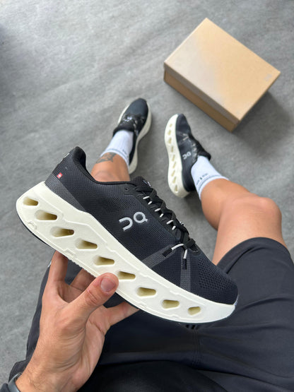 On Cloudtilt - BLACK