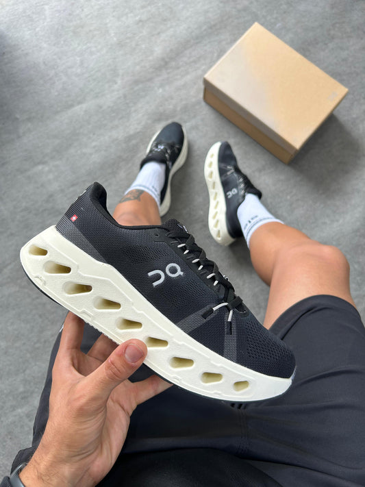 On Cloudtilt - BLACK