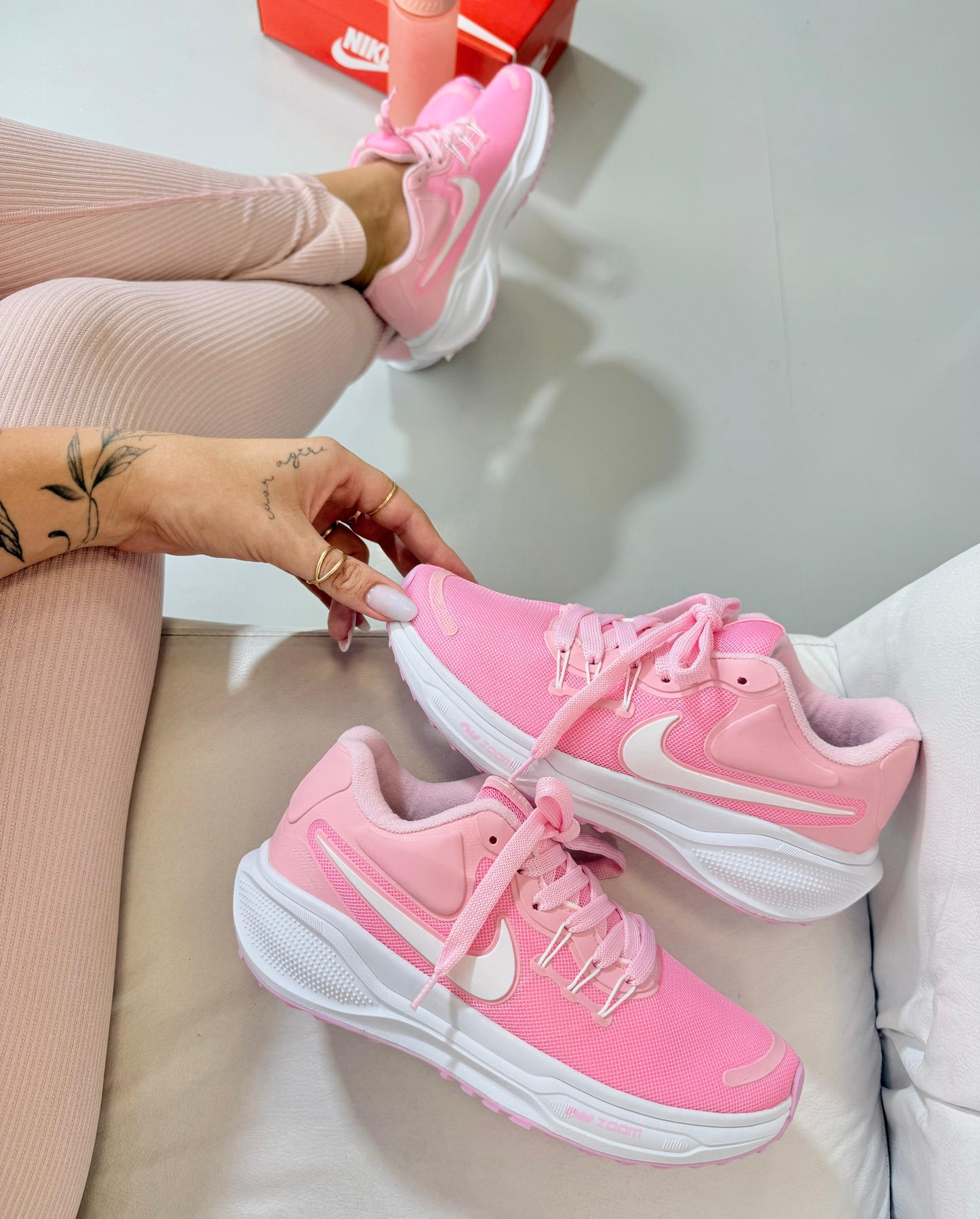 Nike Zoom Revolution -  ROSA