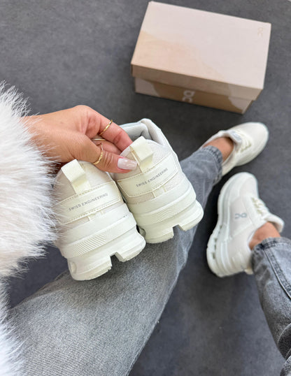 On Cloud  Cloudsurfer - PREMIUM