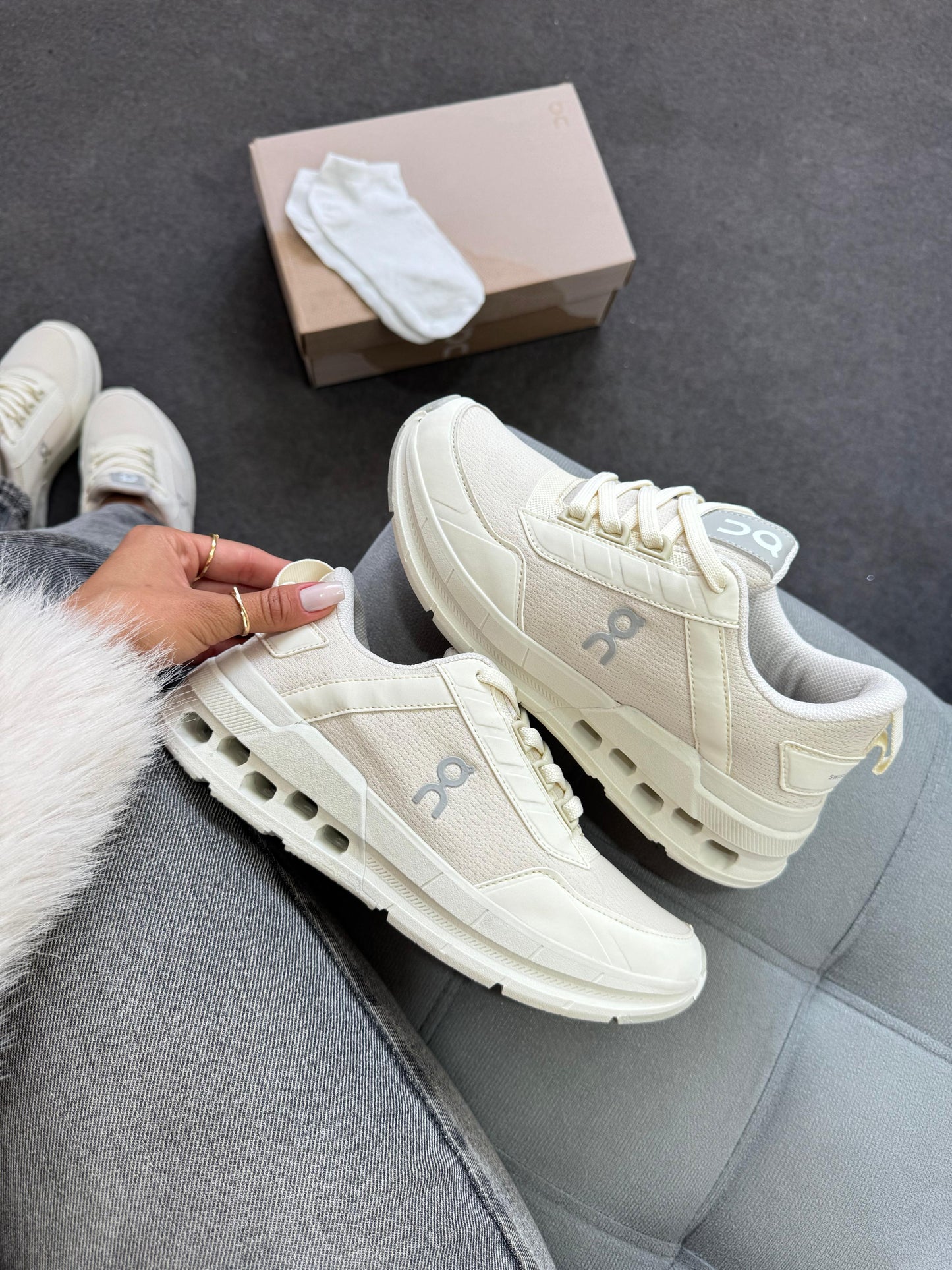 On Cloud  Cloudsurfer - PREMIUM